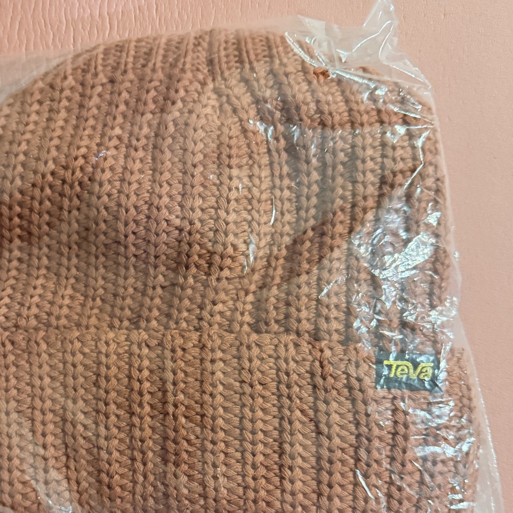 Teva’s Orange/brown  Knit Beanie NEW NWT
